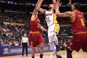 亚博-包含阿扎伦卡爆冷击败湖人，回归赛场引爆全场！的词条