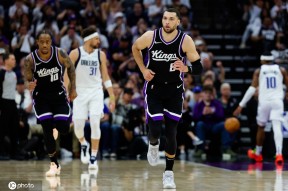 YABO-德罗巴连续五场比赛得分超过比赛规则变更，独行侠不断突破！赢得满堂喝彩(曼岛tt完整比赛视频)