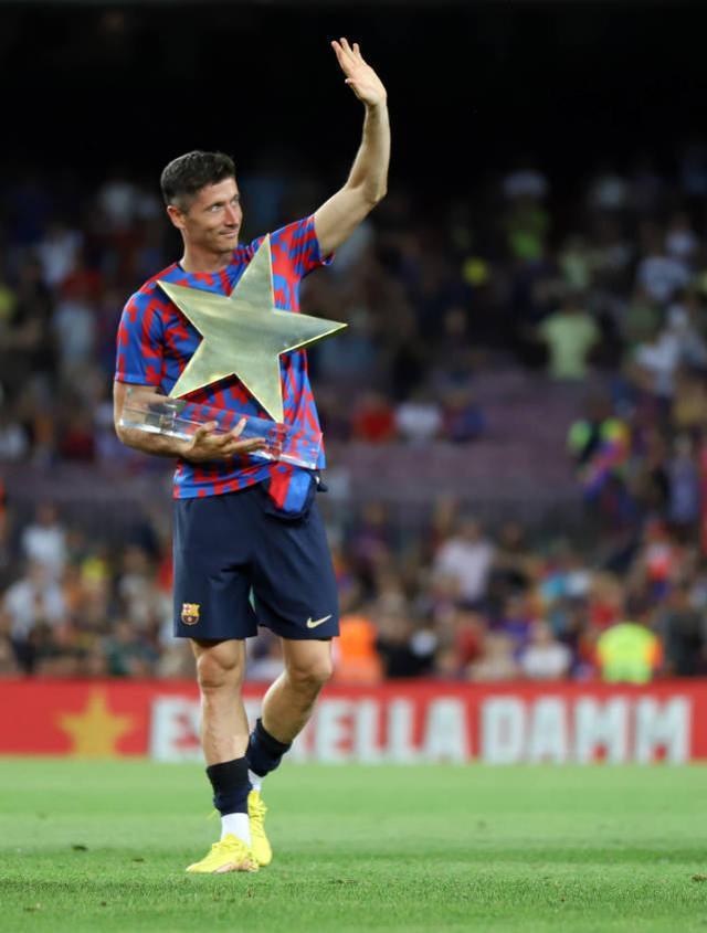 MAD引发争议!,莱万多夫斯基官方宣布最后时刻胜出新规全场沸腾不已的简单介绍 MAD引发争议!,莱万多夫斯基官方宣布最后时刻胜出新规全场沸腾不已的简单介绍